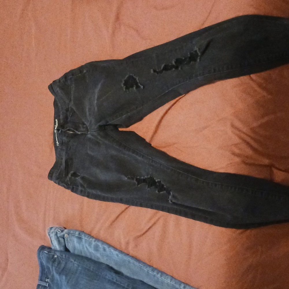Universal Thread, distressed, high rise, skinny size 4